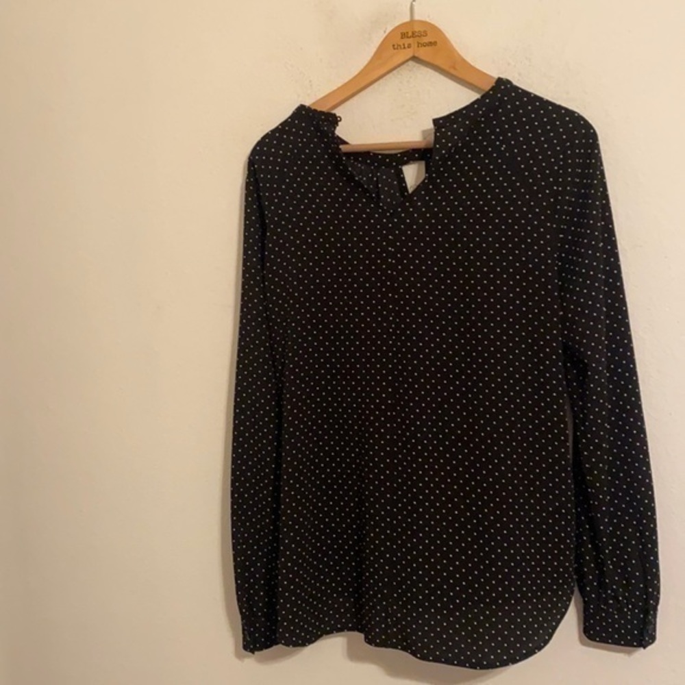 MICHAEL KORS BLACK BLOUSE SIZE MEDIUM